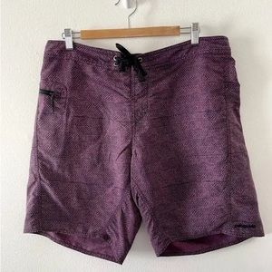 Patagonia Men’s Wavefarer Board Shorts Purple & Black Sz.32